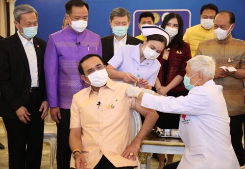 ผ่าปม ลิ่มเลือดอุดตันจากวัคซีน ‘แอสตร้าเซนเนก้า’ น่ากังวลเพียงใด?